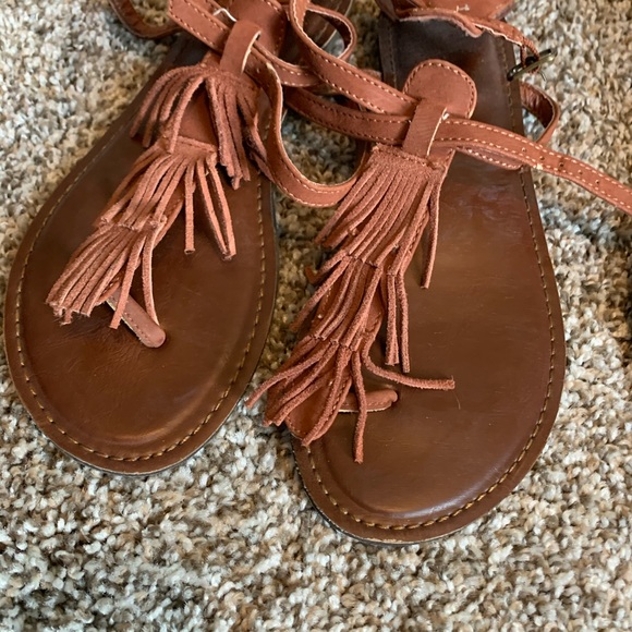 Sandles - Picture 10 of 11